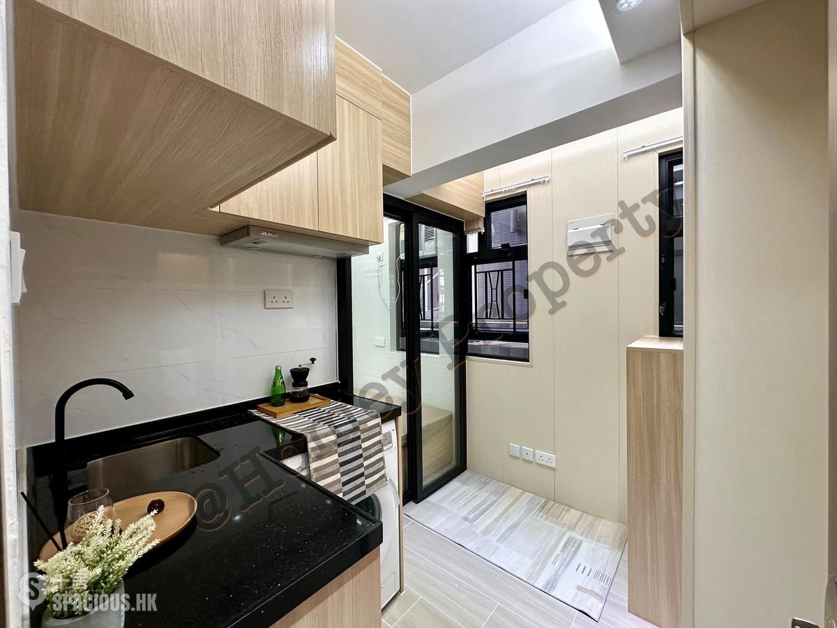 Sheung Wan - 122, Des Voeux Road West 01