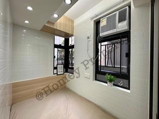 Sheung Wan - 122, Des Voeux Road West 04