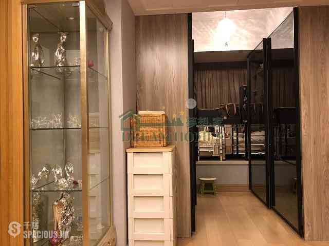 Kennedy Town - Cadogan 03