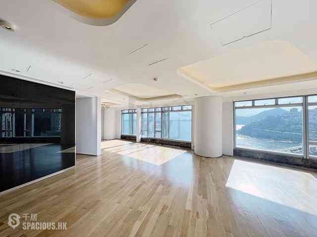Repulse Bay - The Lily 01
