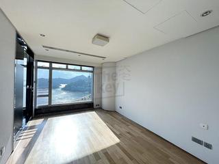 Repulse Bay - The Lily 03