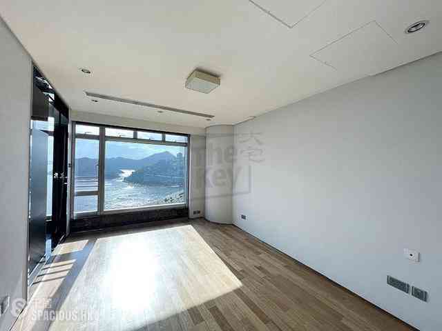Repulse Bay - The Lily 03