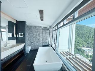 Repulse Bay - The Lily 03