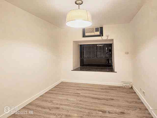 Mid Levels East - Monmouth Place 04