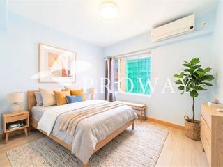 Mid Levels Central - Merry Court 05