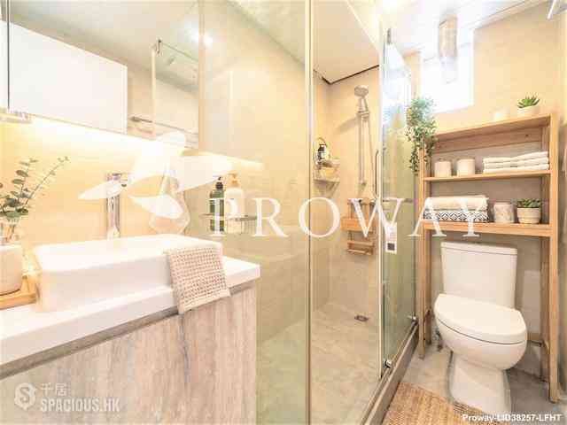 Mid Levels Central - Merry Court 11