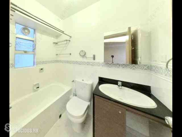 Mid Levels West - Realty Gardens Vienna Court (Block 5) 08
