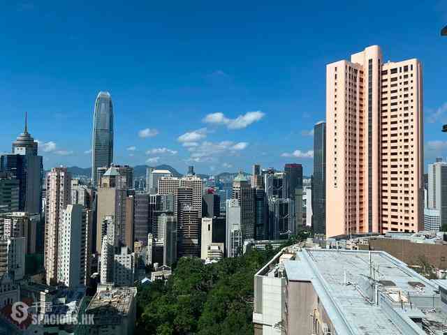 Mid Levels Central - Pine Court 01