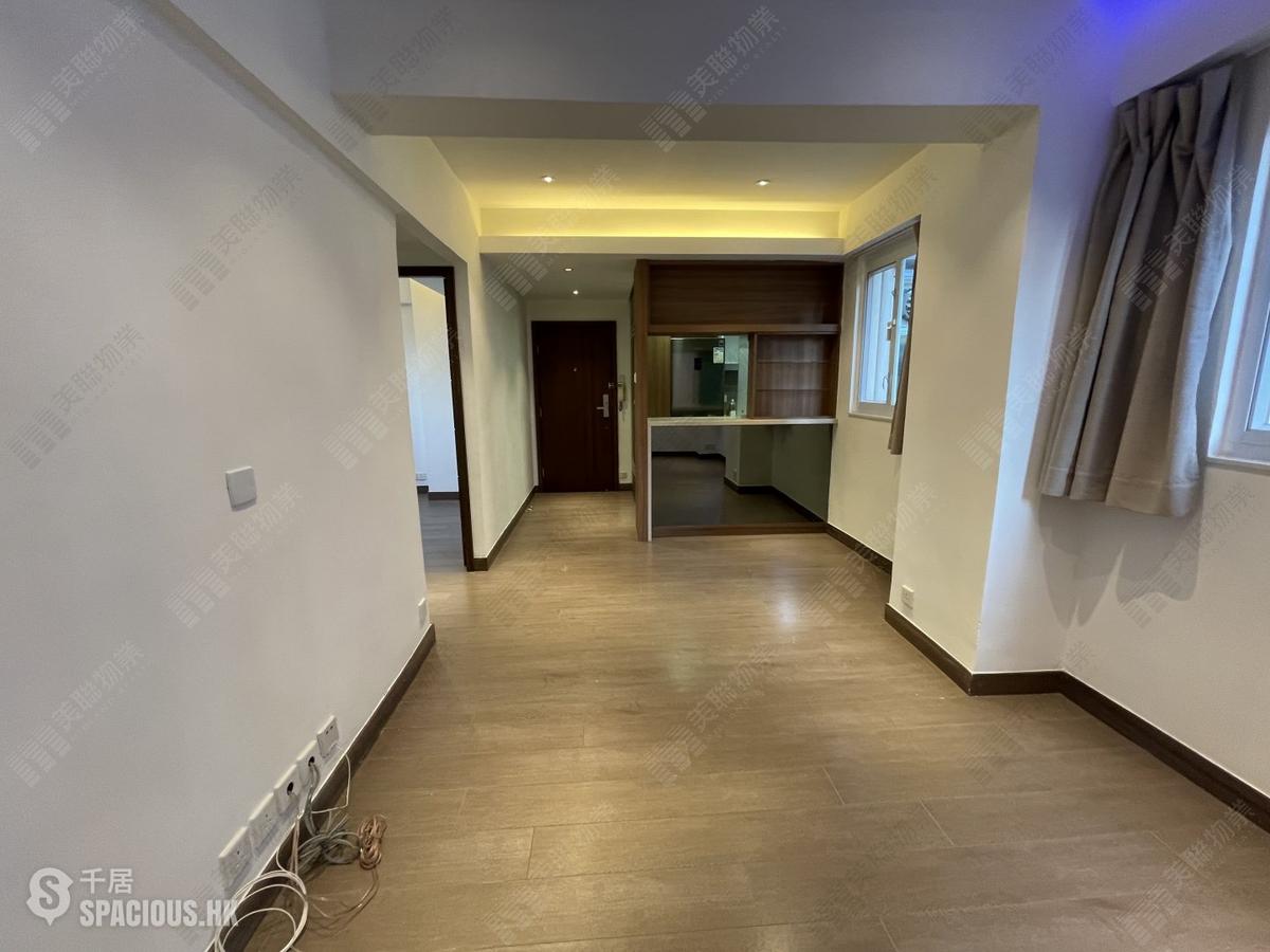 Soho - Caravan Court 01