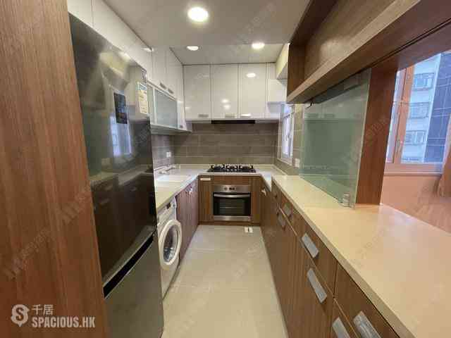 Soho - Caravan Court 06