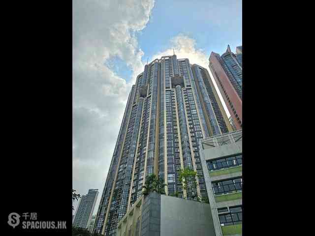 Mid Levels Central - Queen's Garden 01