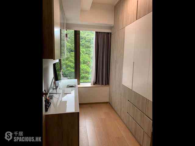 Shau Kei Wan - Island Garden Block 1 04