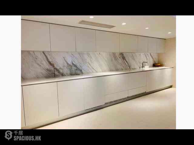 Mid Levels Central - Wing Hong Mansion 07