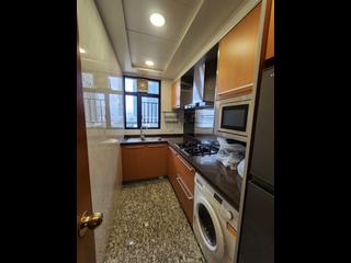 West Kowloon - The Arch Sun Tower (Block 1A) 02