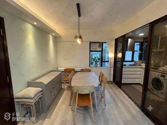 Mid Levels Central - Robinson Heights Block 3 07
