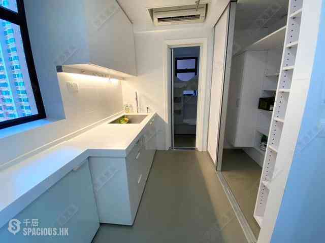 West Kowloon - The Arch Sky Tower (Block 1) 06