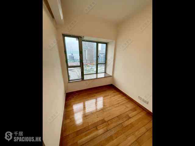 Tsim Sha Tsui - The Victoria Towers Tower 2 04