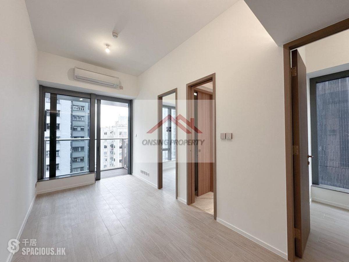 Sai Ying Pun - Des Voeux W Residence 01
