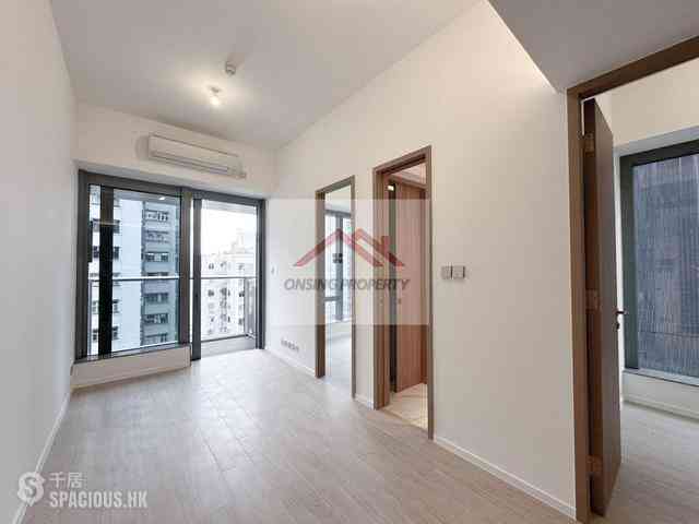 Sai Ying Pun - Des Voeux W Residence 01