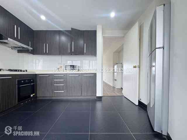 Mid Levels Central - Birchwood Place 05