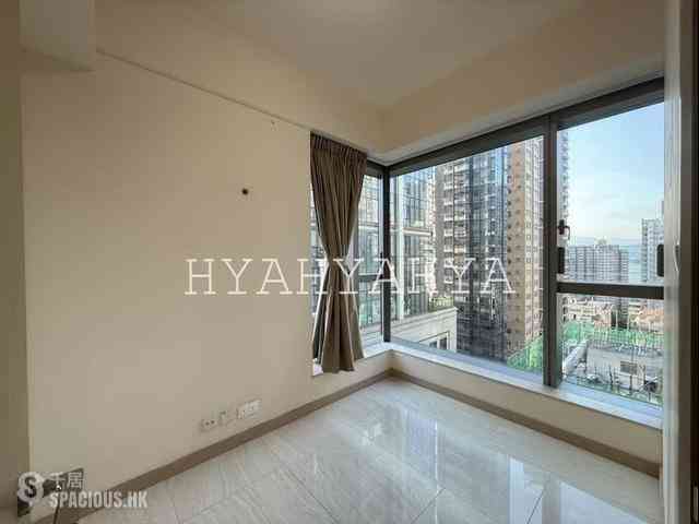 Sai Ying Pun - King's Hill 03