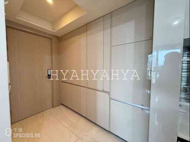 Sai Ying Pun - King's Hill 06