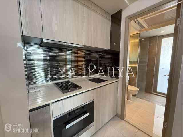 Sai Ying Pun - King's Hill 07