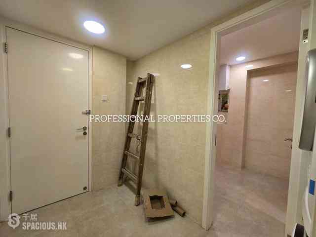 Mid Levels Central - Kam Yuen Mansion 13