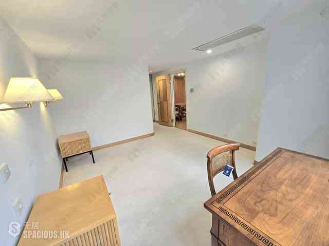 Wan Chai - Convention Plaza Apartments 01