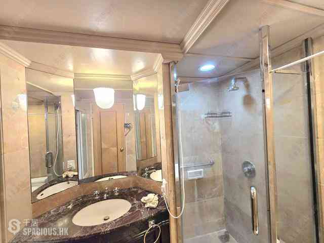 Wan Chai - Convention Plaza Apartments 04