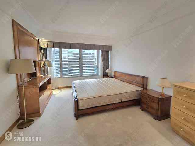 Wan Chai - Convention Plaza Apartments 07