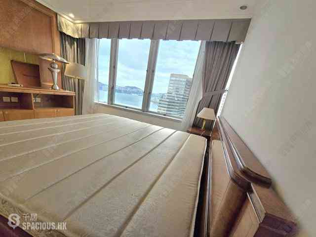 Wan Chai - Convention Plaza Apartments 14