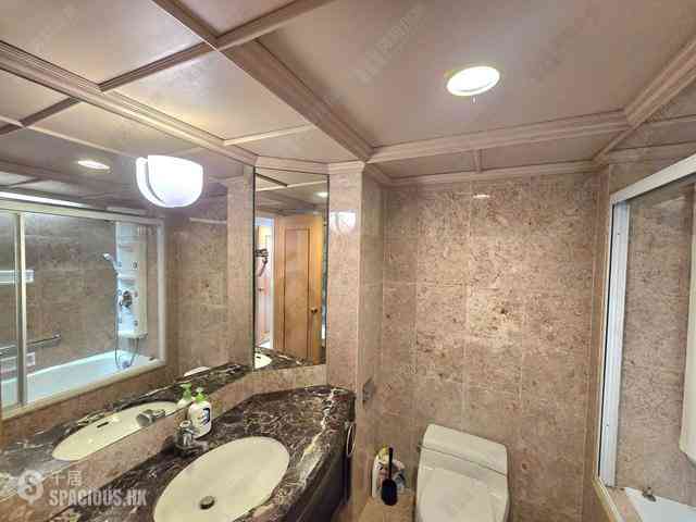 Wan Chai - Convention Plaza Apartments 16