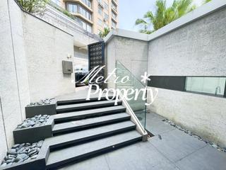 The Peak - La Hacienda 12