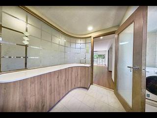 Mid Levels West - Realty Gardens 12