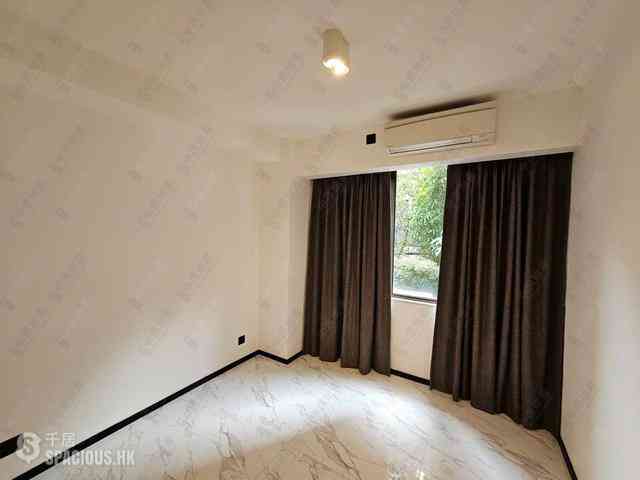 Wan Chai - Phoenix Court 03