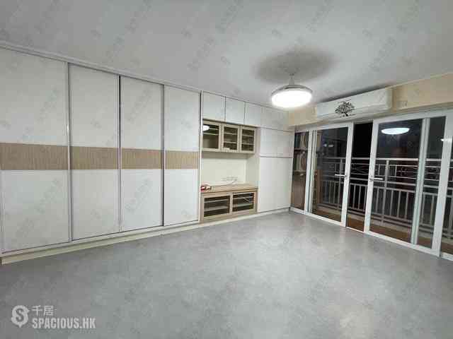 Wan Chai - Phoenix Court Block 2 18