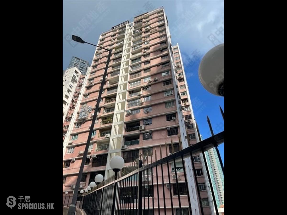 Mid Levels Central - Merry Court 01