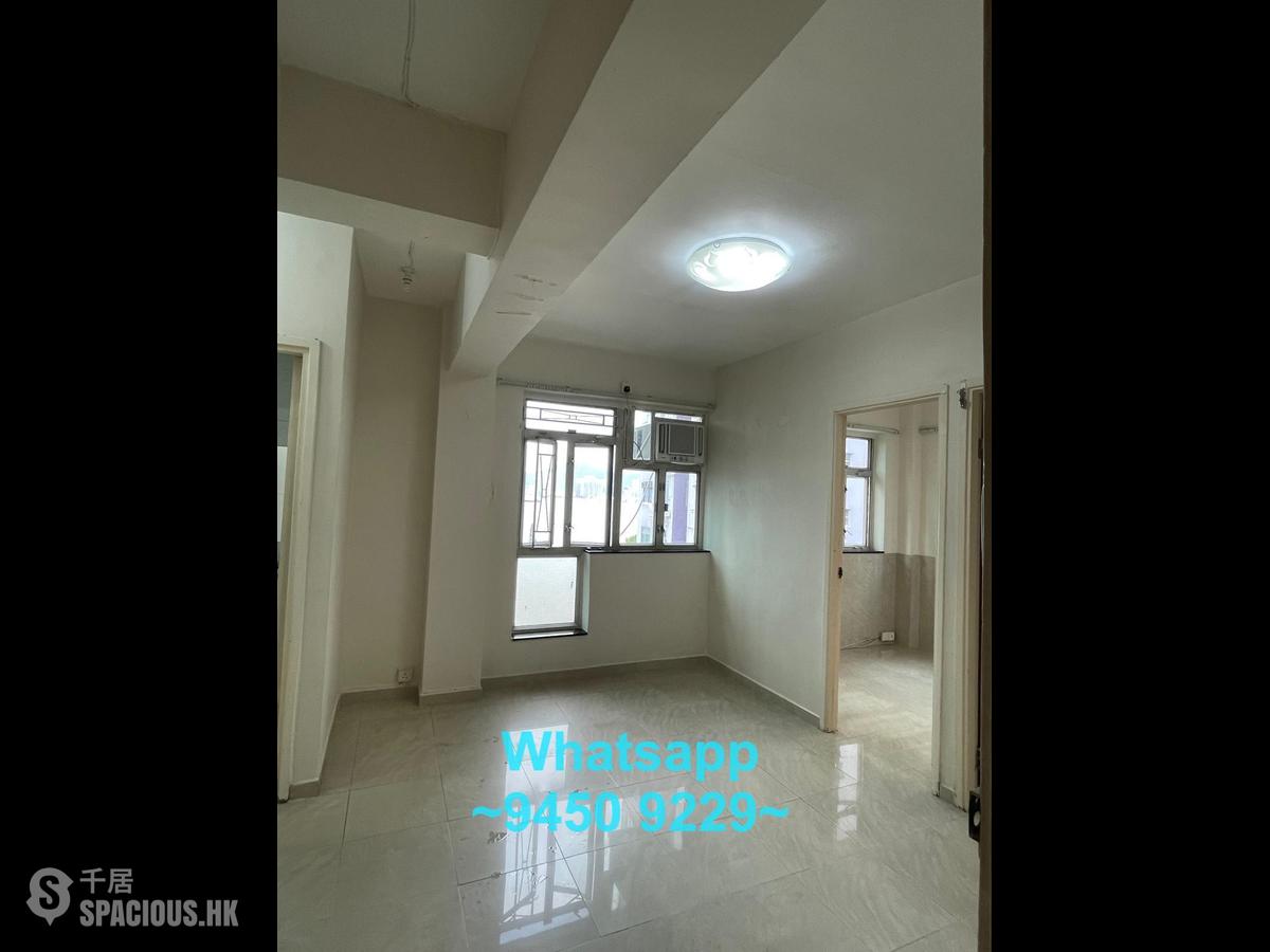 Sai Ying Pun - Lee Wah Mansion 01