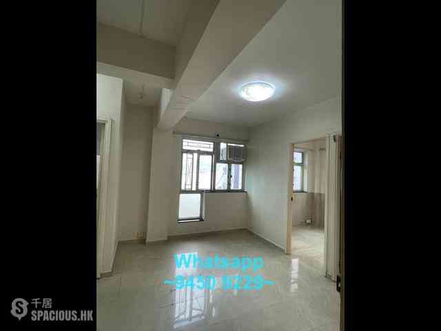Sai Ying Pun - Lee Wah Mansion 01