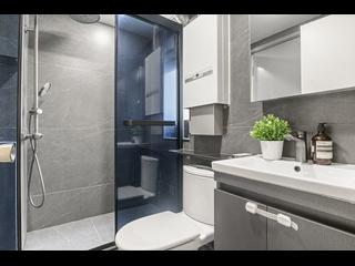 Mid Levels Central - 6B-6E, Bowen Road 06