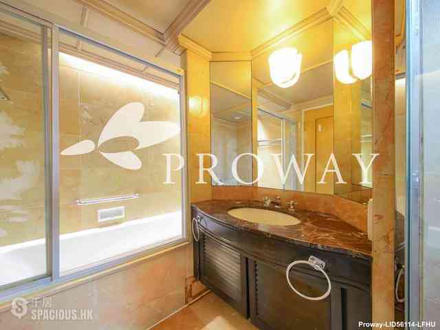 Wan Chai - Convention Plaza Apartments 08