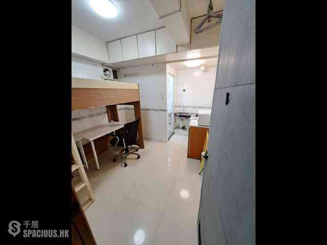 Shek Tong Tsui - Yip Cheung Building 01