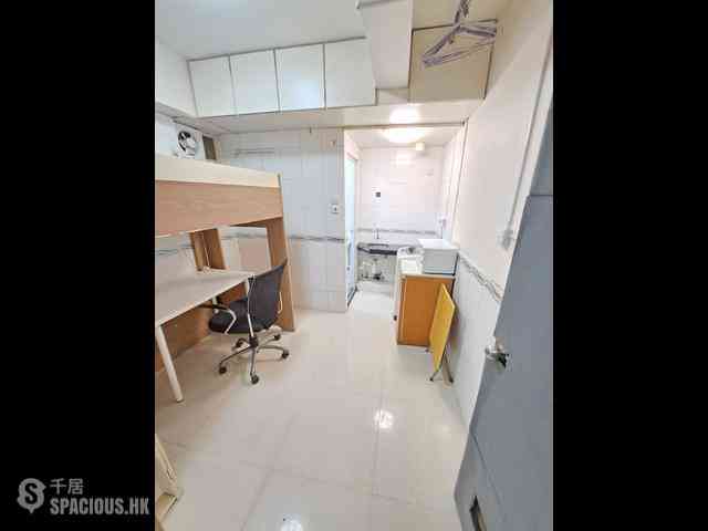 Shek Tong Tsui - Yip Cheung Building 05