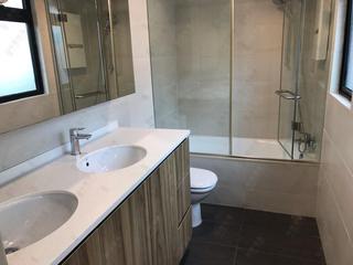 Mid Levels West - Wilton Place 13