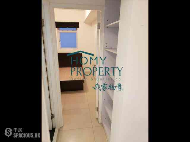 Sheung Wan - 109-111, Wing Lok Street 06