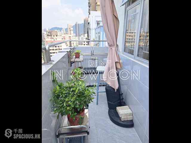 Sham Shui Po - Fook Yiu Building 02