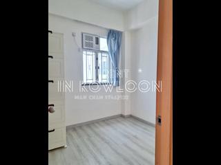 Sham Shui Po - Fook Yiu Building 04