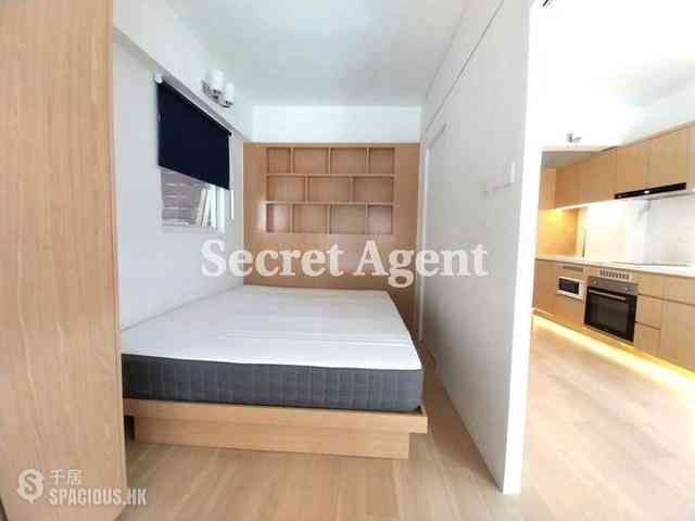 Central - 1-3, Shin Hing Street 06