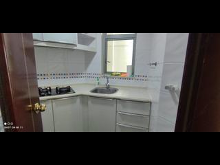 Kennedy Town - The Merton Tower 2 06